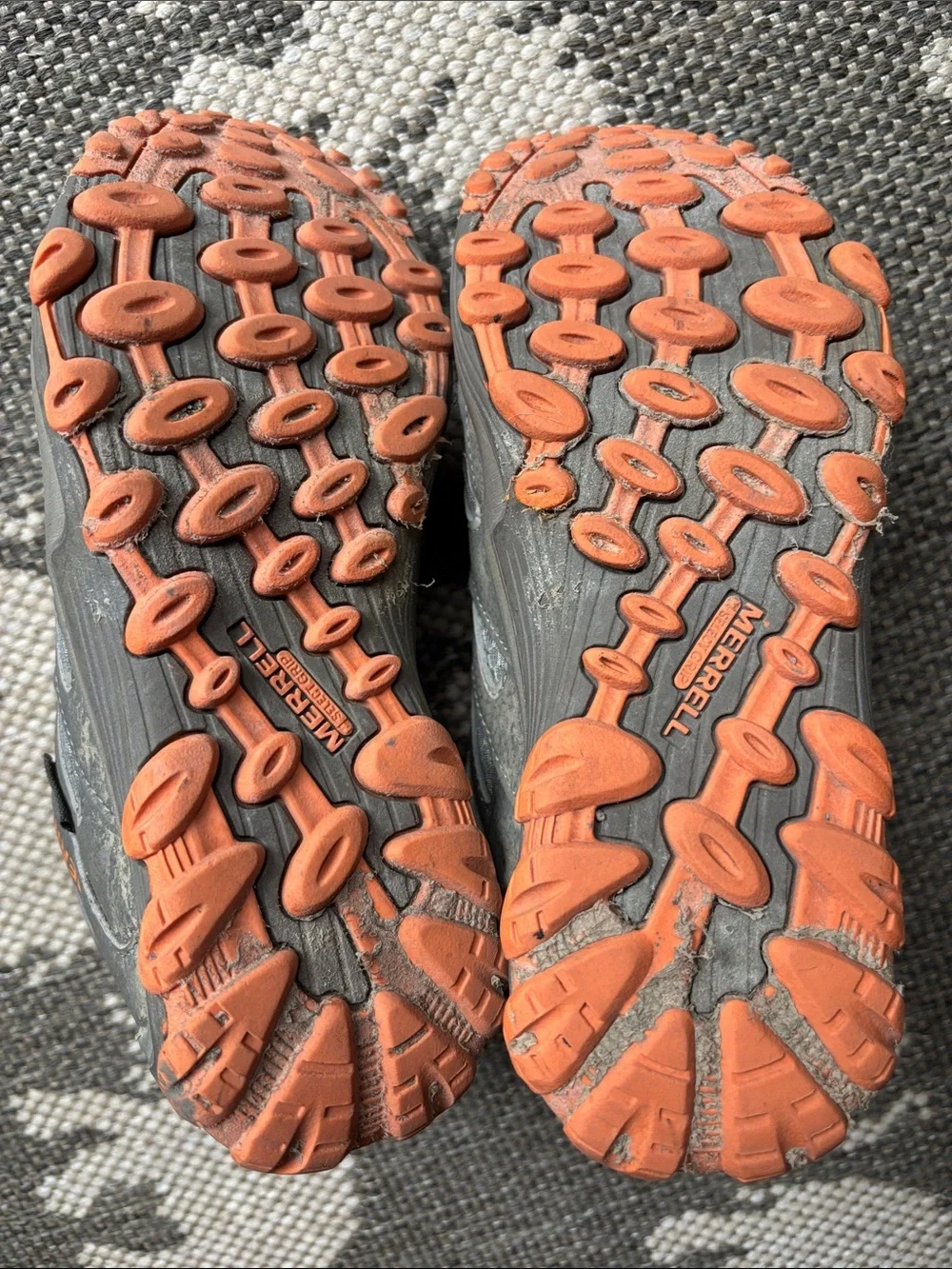Merrell Unisex Chameleon 7 Mid Hiking Boots, 3.5